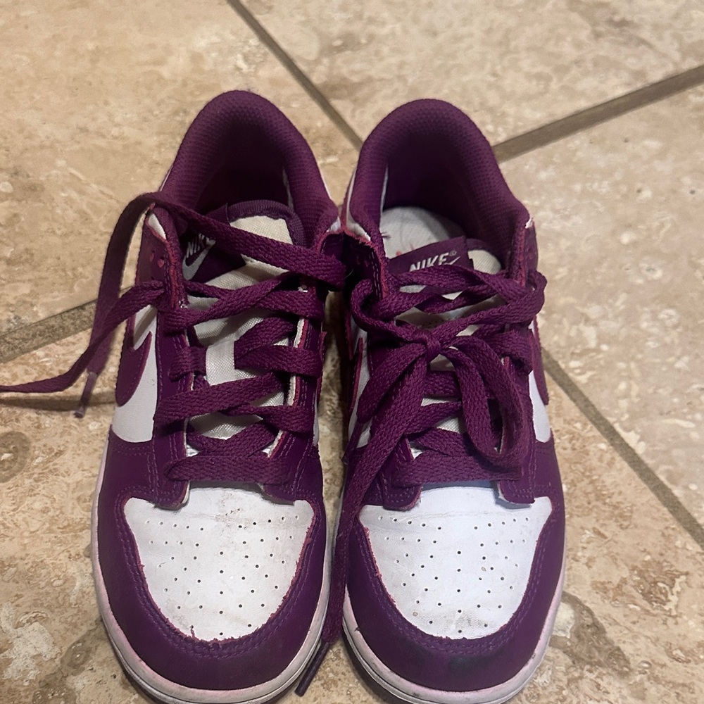 Nike Kids Sneakers in Purple and White